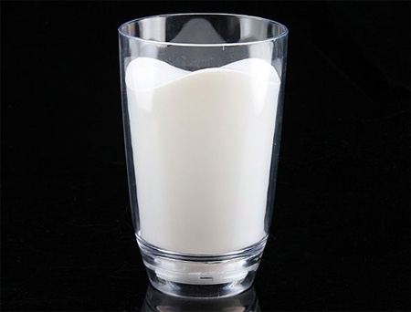 داستان کوتاه انگلیسی A glass of milk به فارسی